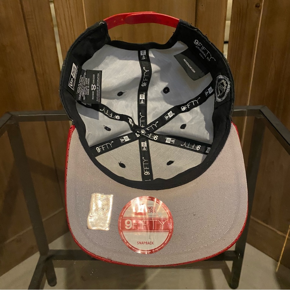 Red wings hat - Picture 11 of 12